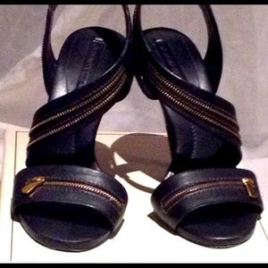 BCBG cool High heel with zips shoes